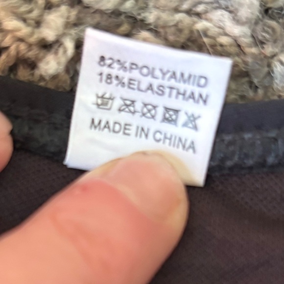 Elegant Black Bikini Set - Picture 5 of 5